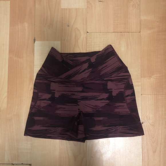 Alphalete Surface power shorts - Picture 2 of 3